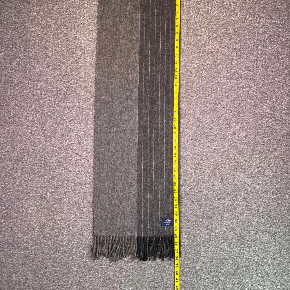 The Tie Bar Gray Pinstripe 100% Wool Scarf Fringe Winter Outdoor Dressy Business